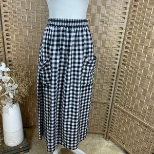 Black and White Gingham Elastic Waist Midi Skirt